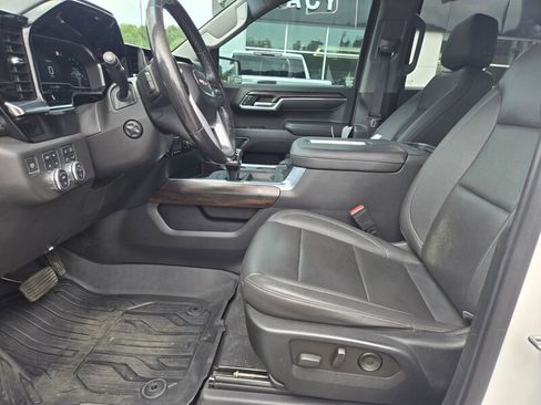 Used 2022 GMC Sierra 1500 SLT w/ SLT Premium Plus Package AWD/4WD image 18