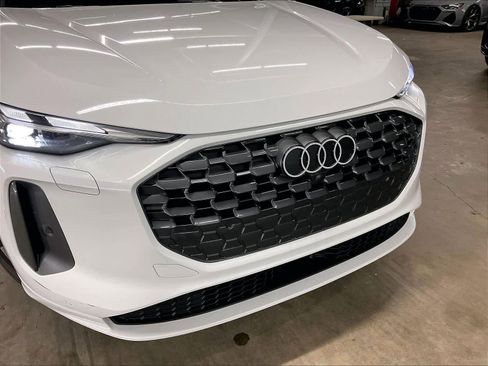 Certified 2025 Audi Q5 Premium w/ Convenience Package image 31