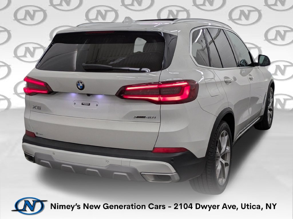 Used 2023 BMW X5 xDrive40i AWD/4WD image 2