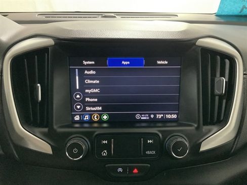 Used 2024 GMC Terrain SLT image 29