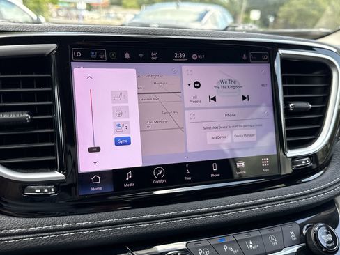 Used 2022 Chrysler Pacifica Limited image 29