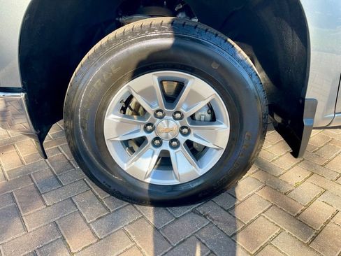 Used 2025 Chevrolet Silverado 1500 LT image 9