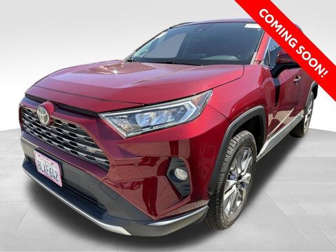Used 2019 Toyota RAV4 Limited w/ Carpet Mat Package FWD image 1