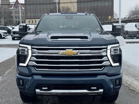 Used 2025 Chevrolet Silverado 3500 High Country w/ Technology Package image 8