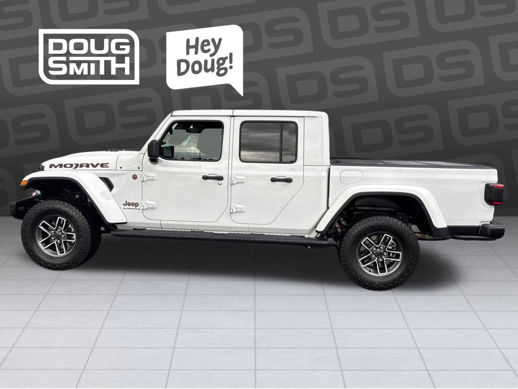 Used 2025 Jeep Gladiator Mojave AWD/4WD image 2