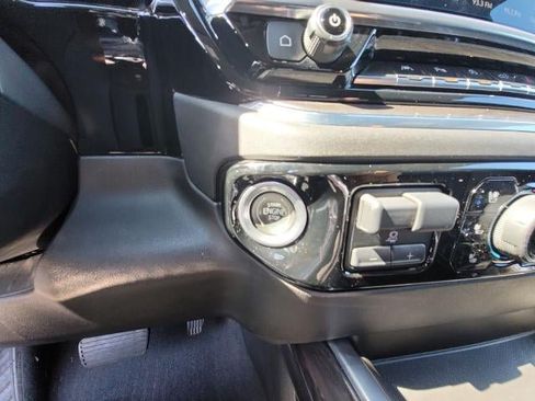 Used 2024 Chevrolet Silverado 1500 LTZ AWD/4WD image 17