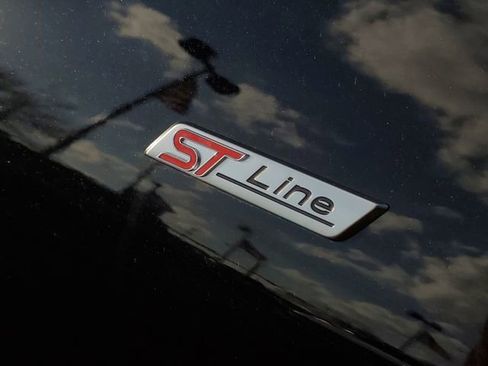 Certified 2024 Ford Explorer ST-Line w/ Class IV Trailer Tow Package image 4