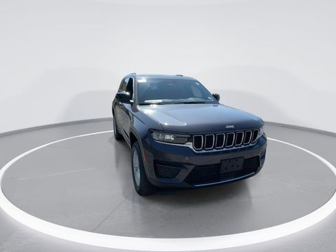 New 2025 Jeep Grand Cherokee Laredo X image 3