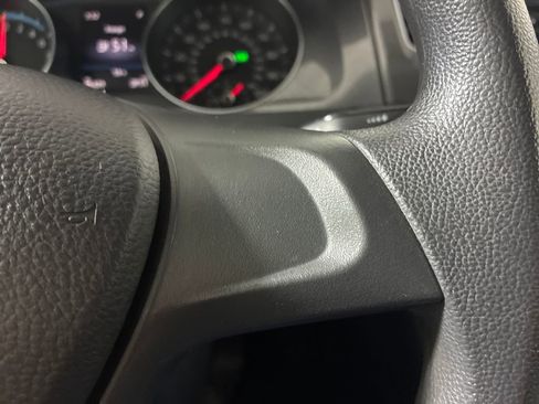 Used 2016 Volkswagen e-Golf SE w/ DC Fast Charging Package image 26