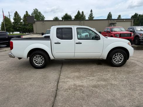 Used 2016 Nissan Frontier SV w/ SV Value Truck Package RWD image 7