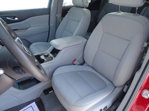 Used 2023 GMC Acadia AWD SLE image 3