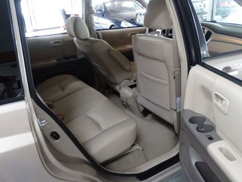 Used 2005 Toyota Highlander image 12