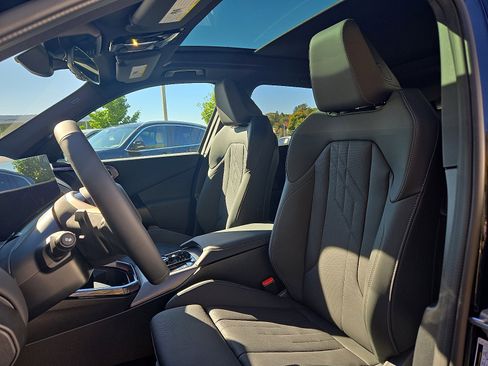 Used 2025 BMW X3 xDrive30i w/ Convenience Package image 14