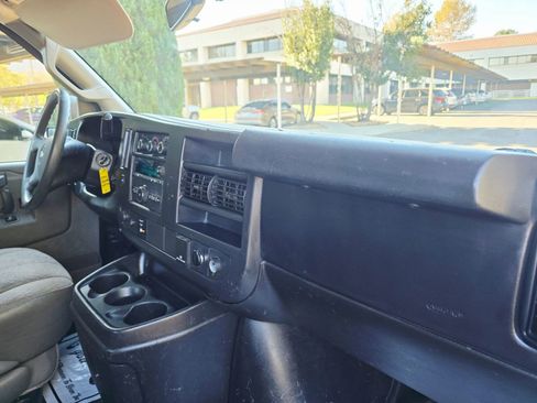Used 2017 Chevrolet Express 2500 image 23