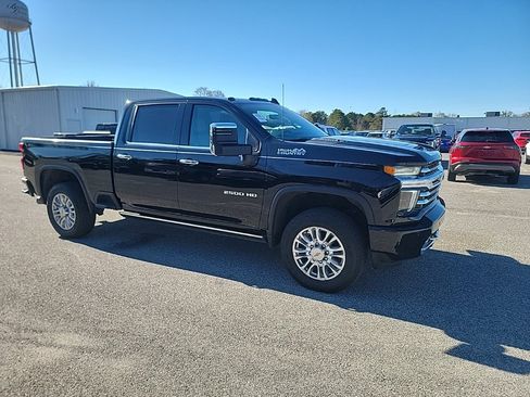 Used 2023 Chevrolet Silverado 2500 High Country w/ Technology Package image 7