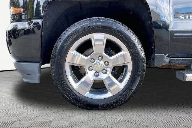 Used 2017 Chevrolet Silverado 1500 LT w/ All Star Edition AWD/4WD image 21