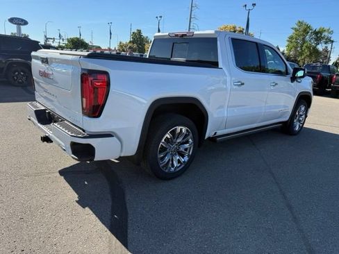 Used 2024 GMC Sierra 1500 Denali AWD/4WD image 10