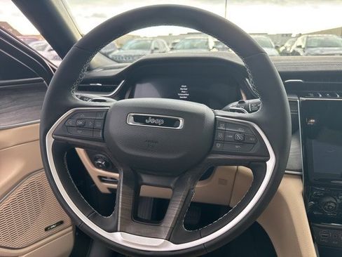 New 2025 Jeep Grand Cherokee L Limited w/ Trailer Tow Package image 14