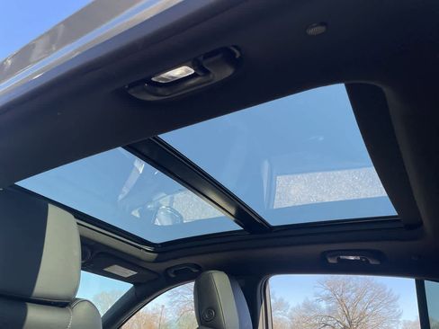 Certified 2023 Cadillac XT4 Premium Luxury w/ Cold Weather Package image 21