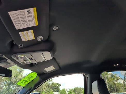 Used 2022 Ford F150 Lariat w/ Equipment Group 502A High image 11