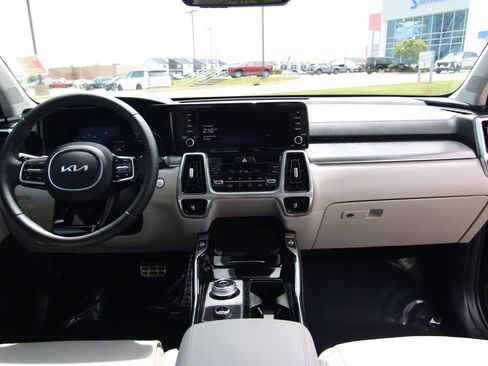 Used 2023 Kia Sorento SX Prestige w/ Panoramic Sunroof Package AWD/4WD image 44