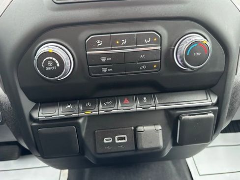 Used 2022 Chevrolet Silverado 1500 Custom image 47