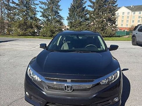Used 2018 Honda Civic EX-L image 2