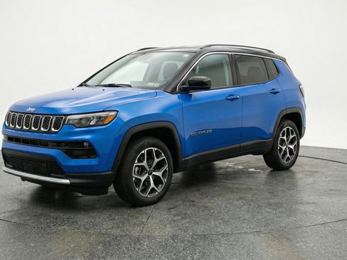 Used 2025 Jeep Compass Limited image 3