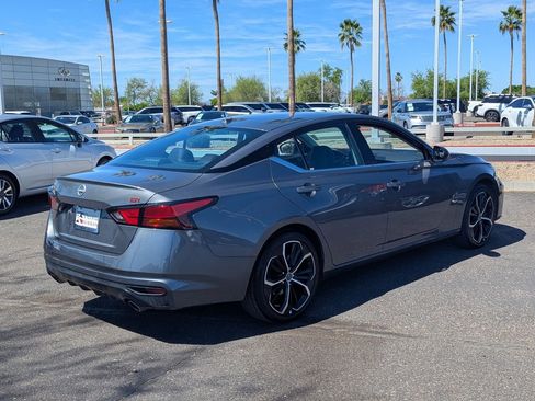 Certified 2025 Nissan Altima 2.5 SR FWD image 8