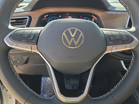 New 2026 Volkswagen Atlas SE image 25