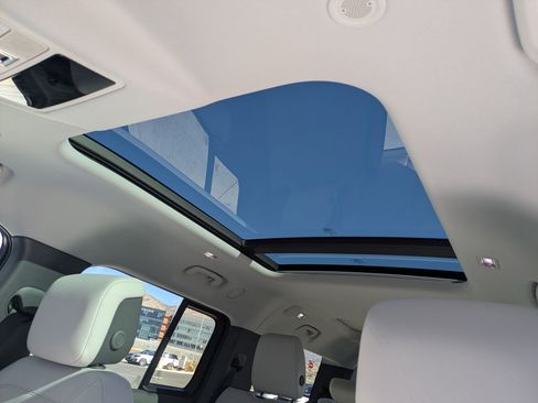 Certified 2025 Land Rover Defender 130 S image 23