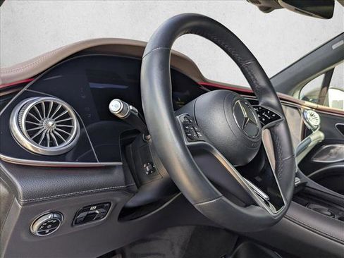 Certified 2023 Mercedes-Benz EQS 580 4MATIC SUV image 9