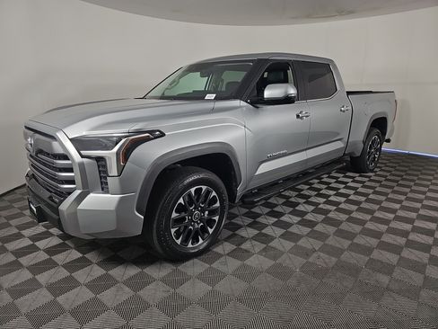 Used 2024 Toyota Tundra Limited w/ Power Package AWD/4WD image 9