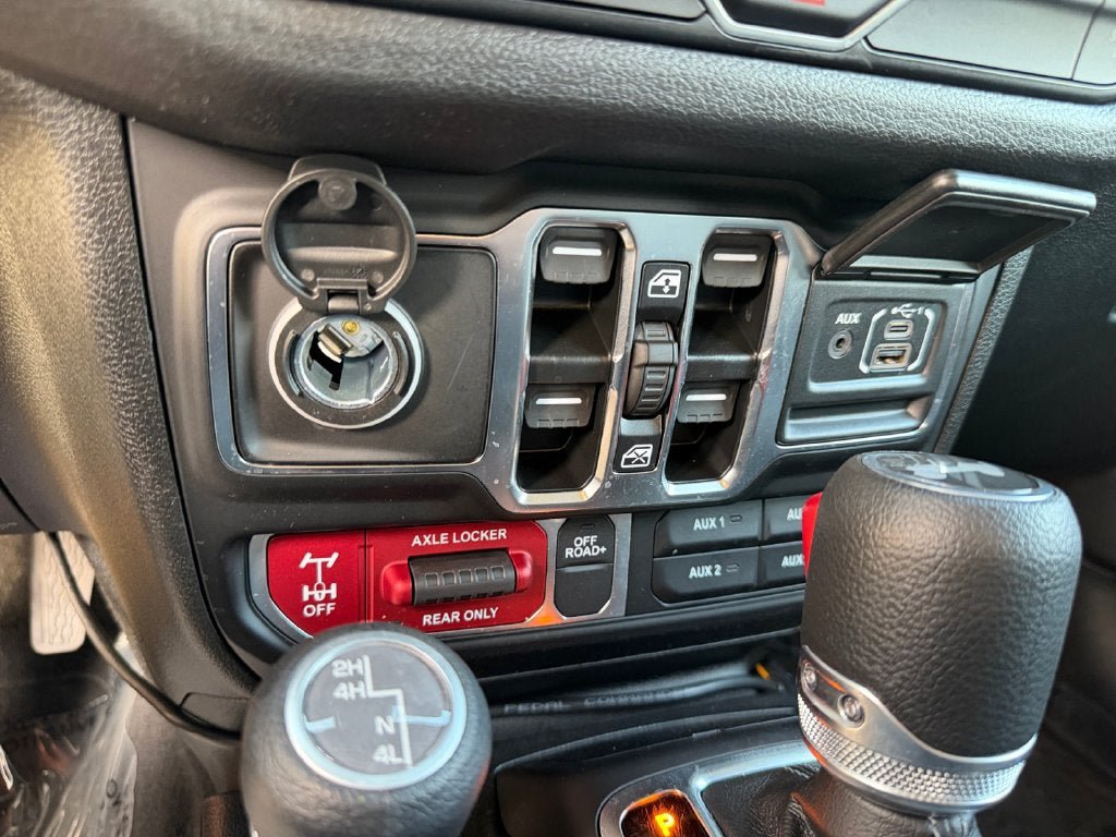Used 2025 Jeep Wrangler Unlimited Sport AWD/4WD image 32