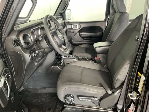 Used 2023 Jeep Wrangler Unlimited Sport w/ Sun And Sound Package AWD/4WD image 17