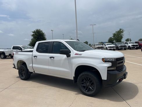 Used 2021 Chevrolet Silverado 1500 LT Trail Boss w/ Convenience Package II AWD/4WD image 7