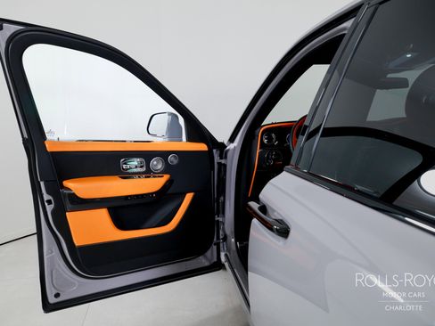 Used 2026 Rolls-Royce Cullinan Black Badge image 11