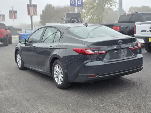 Used 2025 Toyota Camry LE image 6
