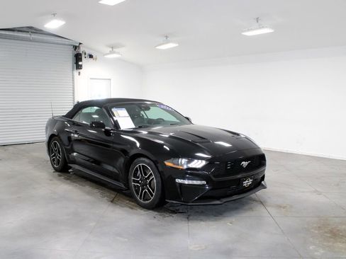 Used 2023 Ford Mustang Premium image 3