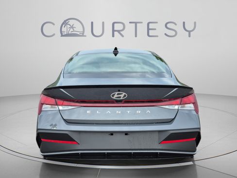 New 2026 Hyundai Elantra SEL Sport FWD image 4