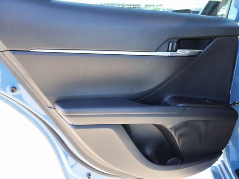 Used 2023 Toyota Camry SE image 16
