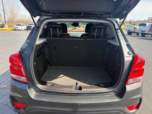 Used 2018 Chevrolet Trax LT w/ LT Convenience Package FWD image 17