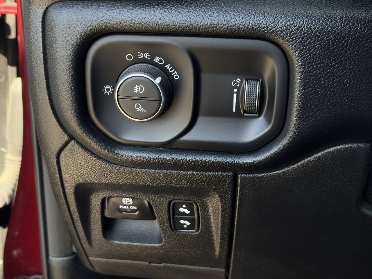 Used 2021 RAM 1500 2WD Crew Cab image 24