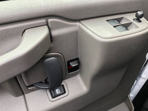 Used 2024 Chevrolet Express 2500 w/ Driver Convenience Package image 15