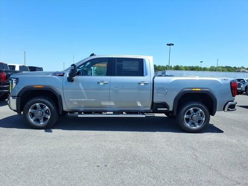 New 2026 GMC Sierra 2500 SLE w/ SLE Value Package; AWD/4WD image 4