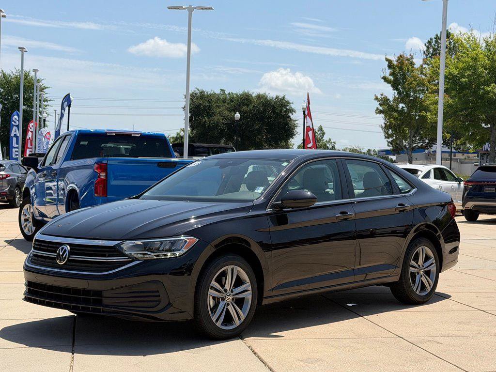 Used 2023 Volkswagen Jetta SE w/ Panoramic Sunroof Package FWD image 11