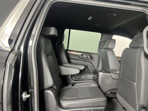Used 2025 GMC Yukon XL Denali image 29