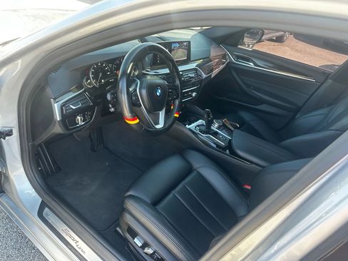 Used 2019 BMW 530i image 11