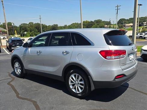 Used 2018 Kia Sorento L FWD image 5