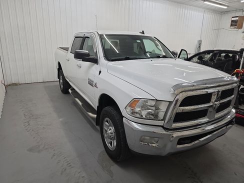 Used 2015 RAM 2500 SLT w/ Luxury Group image 16